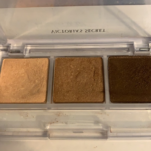 Victoria’s Secret eyeshadow trio - Picture 2 of 4